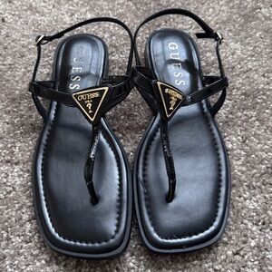 GUESS Rainey flat sandals